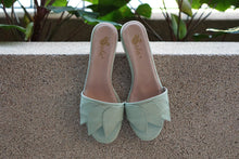 Load image into Gallery viewer, Marigold in Pistachio