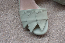 Load image into Gallery viewer, Marigold in Pistachio