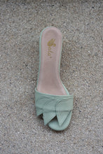 Load image into Gallery viewer, Marigold in Pistachio