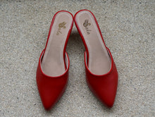 Load image into Gallery viewer, The Mules in Cherry