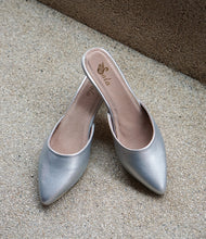 Load image into Gallery viewer, The Mules in Steel