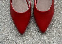 Load image into Gallery viewer, The Mules in Cherry