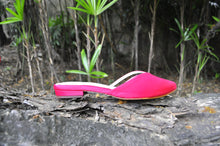 Load image into Gallery viewer, Sala Chaussures Rayos Slides in Frangipani Hot Pink