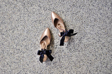 Load image into Gallery viewer, Sala Chaussures Rose Kitten Heels with Bows