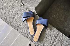Sala Chaussures Odette Swandals in Navy